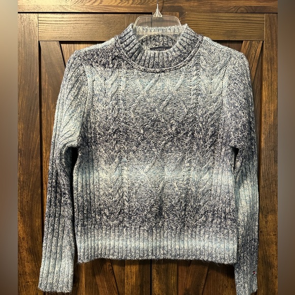 Tommy Hilfiger Sweaters - Tommy Hilfiger Sweater